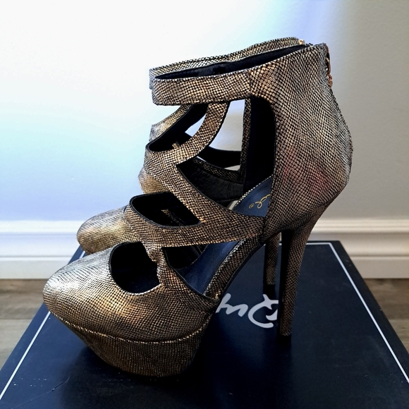 Qupid | Champagne lizard pu ~ gold , silver ,black strapy platform high Heel - Picture 4 of 9